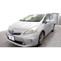 TOYOTA PRIUS α　ナビ取付